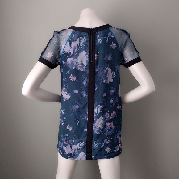 Elizabeth & James Floral Sheer Sleeve Tunic Blouse - Picture 4 of 4